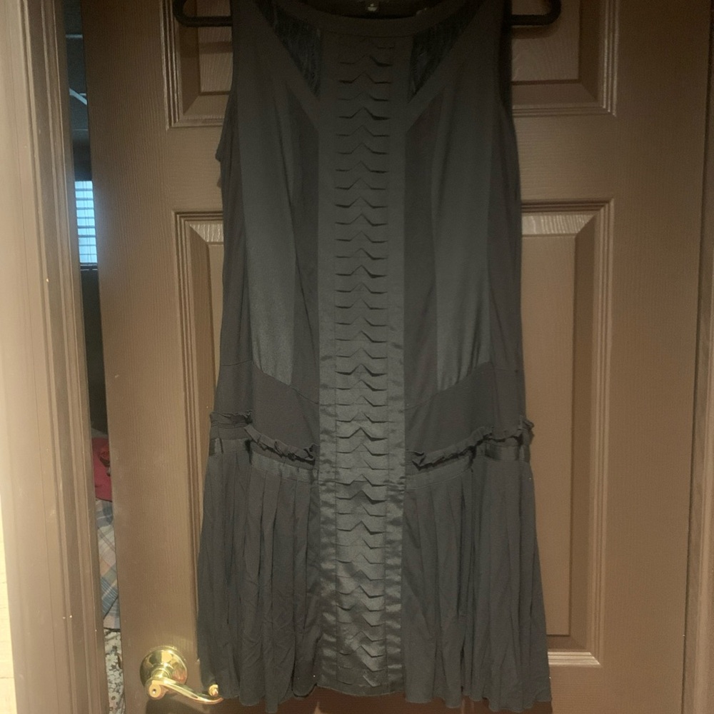 Ann Taylor Sleeveless black tissue sheath LBD lined 6